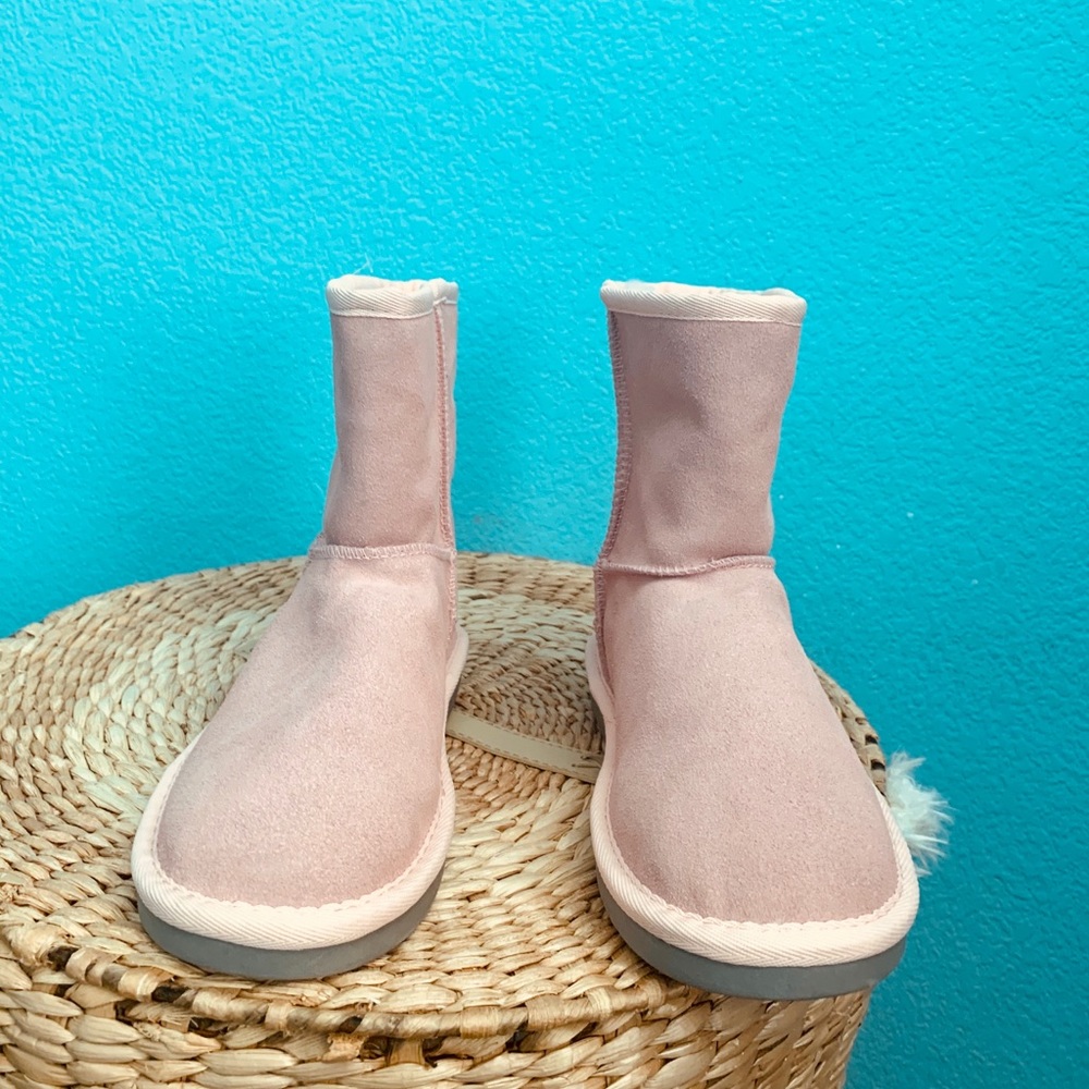 UGG GIRLS 5 KOOLABURRA PINK SHEEPSKIN SHORT BOOT